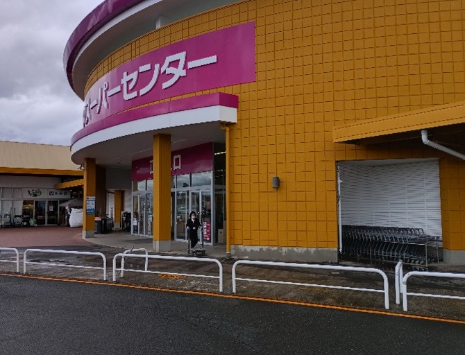 【イオンスーパーセンター盛岡渋民店】食品入り口外 販促プロモーションや物販に最適なスーパー店外催事イベントスペース