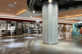 【ノースポート・モール】「2F-6区画(エントランス前)」プロモーションやポップアップストアに最適な、2階出入口付近の注目度の高いイベントスペース