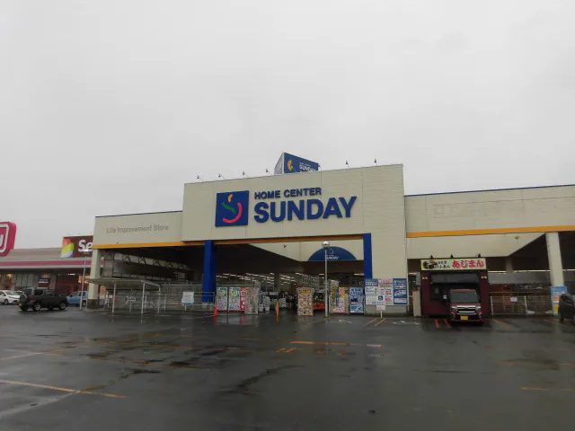 【サンデー十和田店】作業衣料売場　食物販やプロモーション等の出店に最適なホームセンター店内のイベントスペース