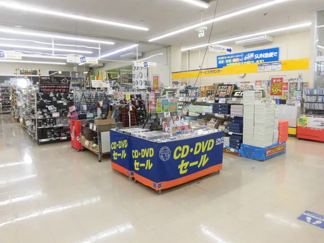 【サンデー十和田店】作業衣料売場 食物販やプロモーション等の出店に最適なホームセンター店内のイベントスペース