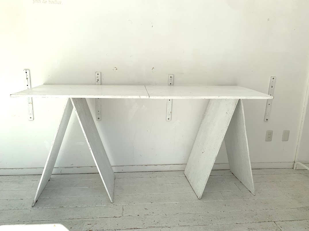 カーペンターテーブル　×　１（W182cm*D59cmH88cm）