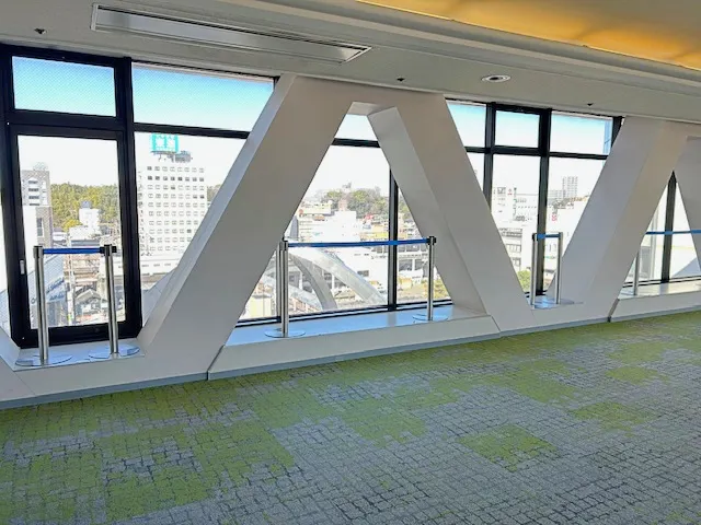 【T-FACE】大規模なポップアップやプロモーションイベント、マルシェ等の合同出店に最適な施設6階連絡通路にあるスペース