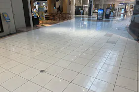 【イオンモール東浦】スターバックスコーヒー前