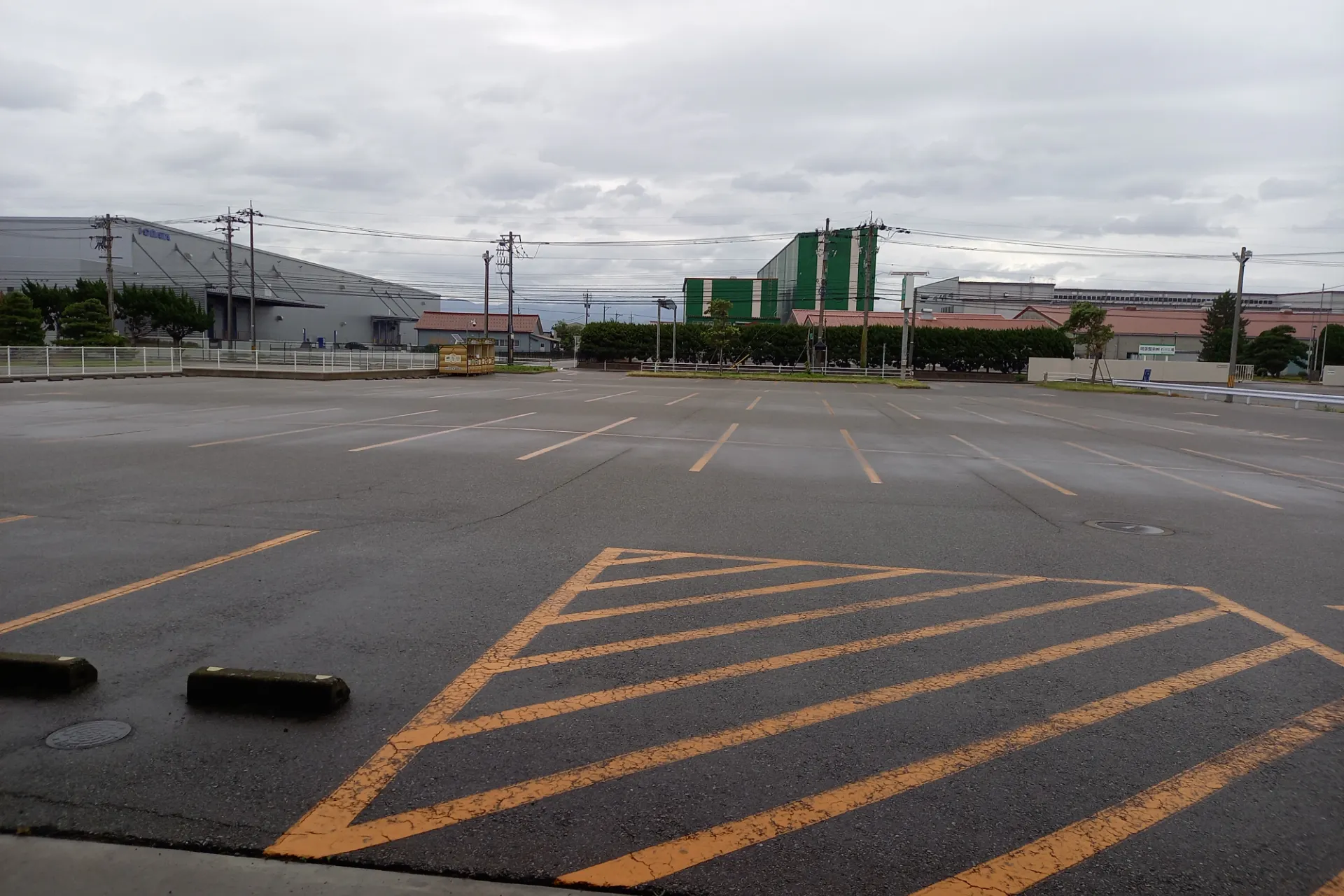 【ダイナム石川能美店ゆったり館】キッチンカーや各種プロモーションイベントでの出店に最適なアミューズメント施設のイベントスペース