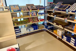 【天満屋ハピーズ高野店】サービスカウンター横(レジ横) 各種プロモーション、会員獲得イベントに最適な屋内催事イベントスペース