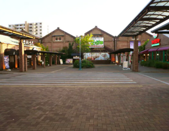 【イオンモール四日市北*】館外レンガ棟前の画像