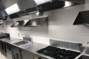 【五条駅5分】2022年4月オープンのレンタルキッチン、見学・問い合わせ大歓迎(レンタルキッチンS)