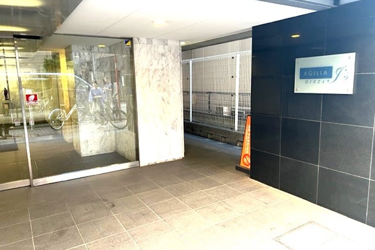 【東銀座駅4分】レンタルジム ビル外観2(エントランス、ビル名)