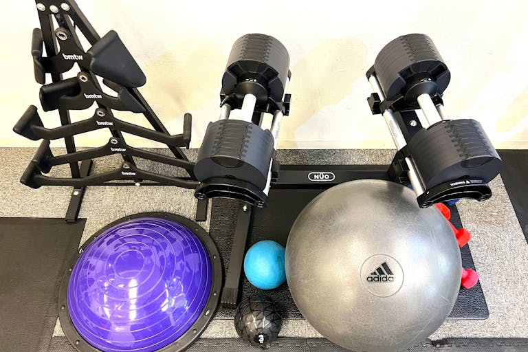 NÜO FLEXBELL 可変式ダンベル32kgセット(正規品)、軽量ダンベル各種、バランスボール、ヨガボール、メディシンボール 3kg 、マルチグリップ5本set