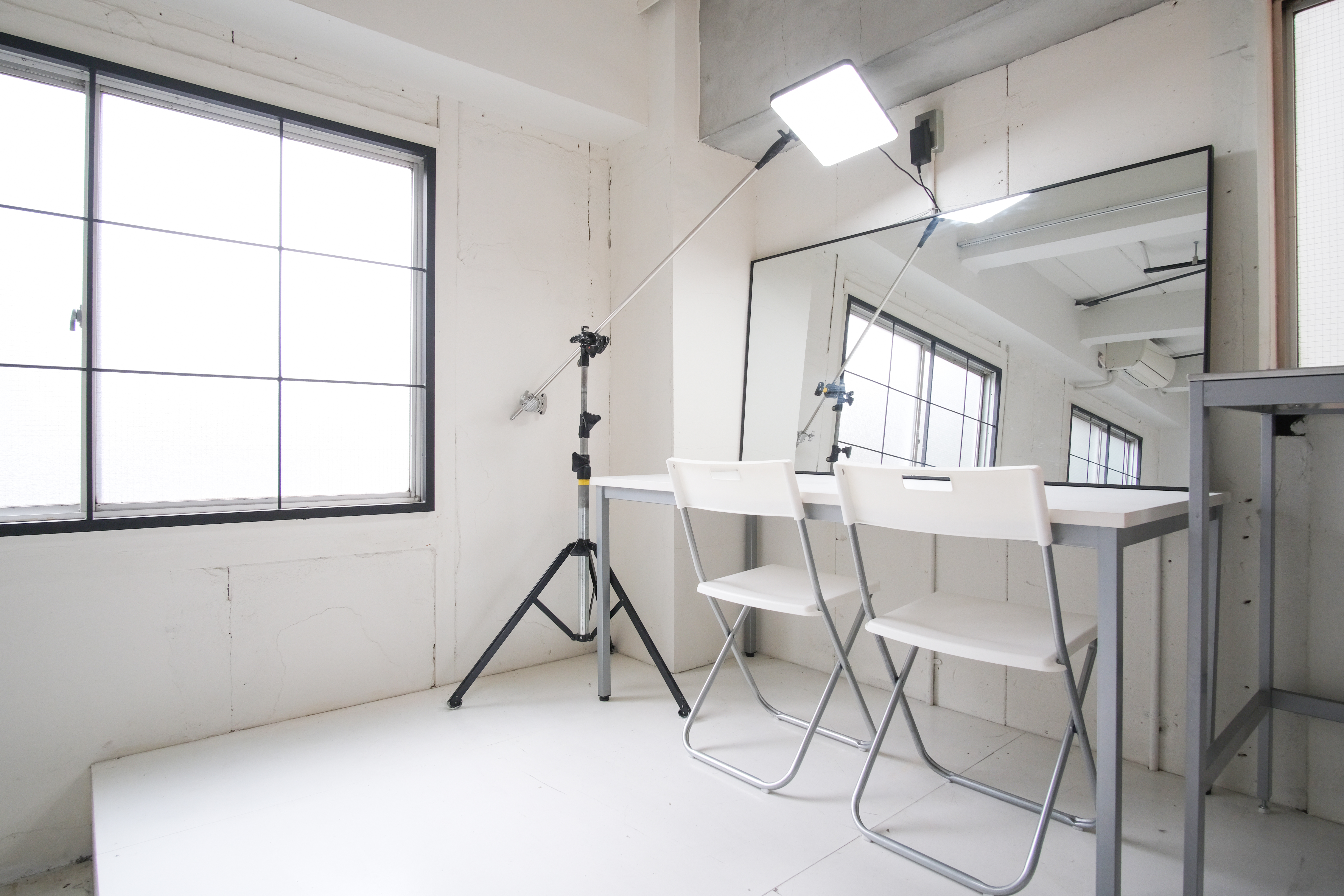 【巣鴨駅4分】吹抜けの倉庫型スタジオ 2フロア モルタル床 R壁 白壁 展示販売会 イベント 写真展など の画像15