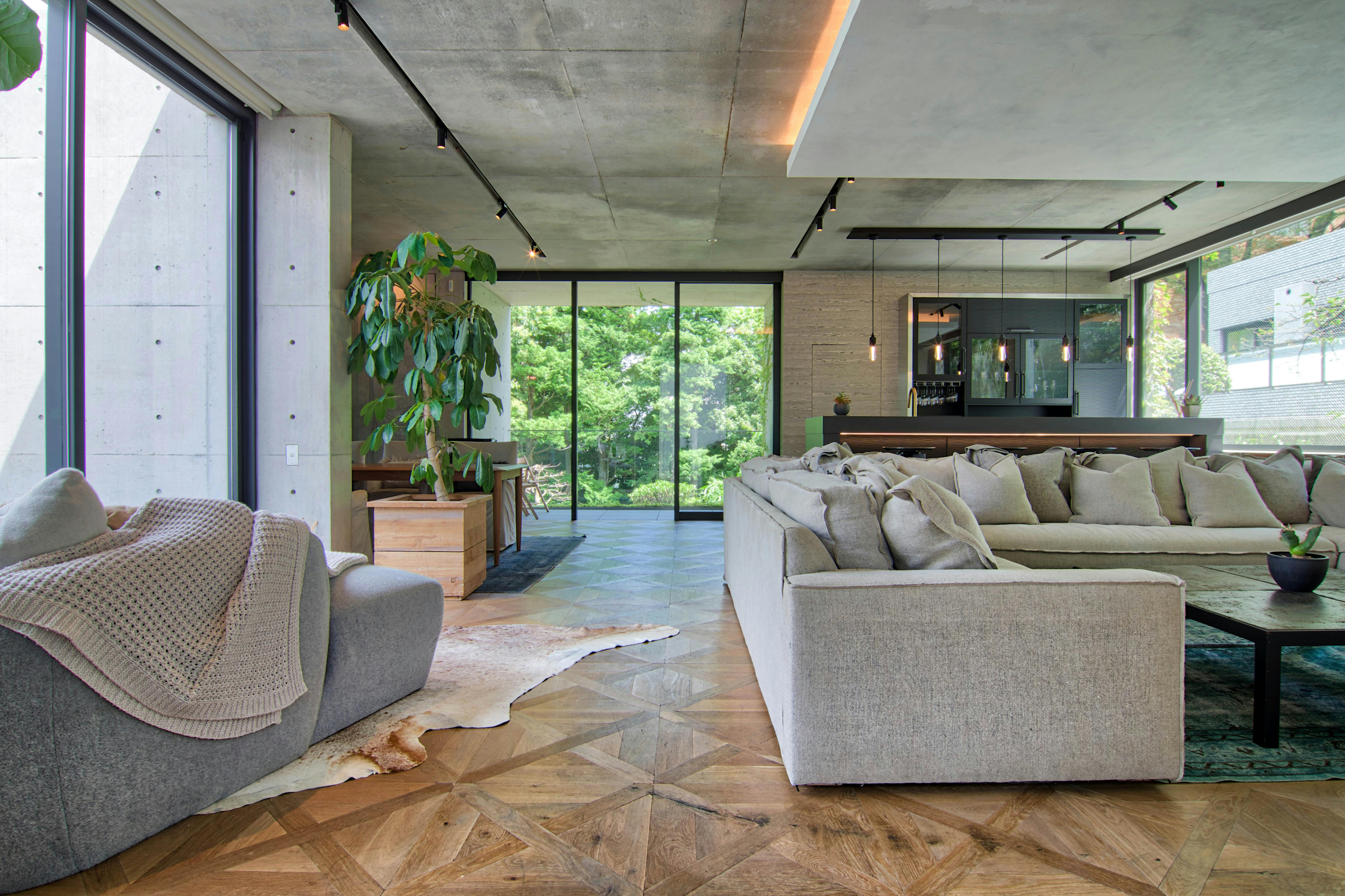 【表参道9分】海外のハイエンド家具で構成されたこだわりの空間がラグジュアリーシーンを演出。様々な用途でご利用いただけます。