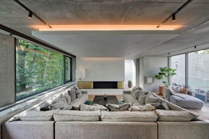 【表参道9分】海外のハイエンド家具で構成されたこだわりの空間がラグジュアリーシーンを演出。様々な用途でご利用いただけます。