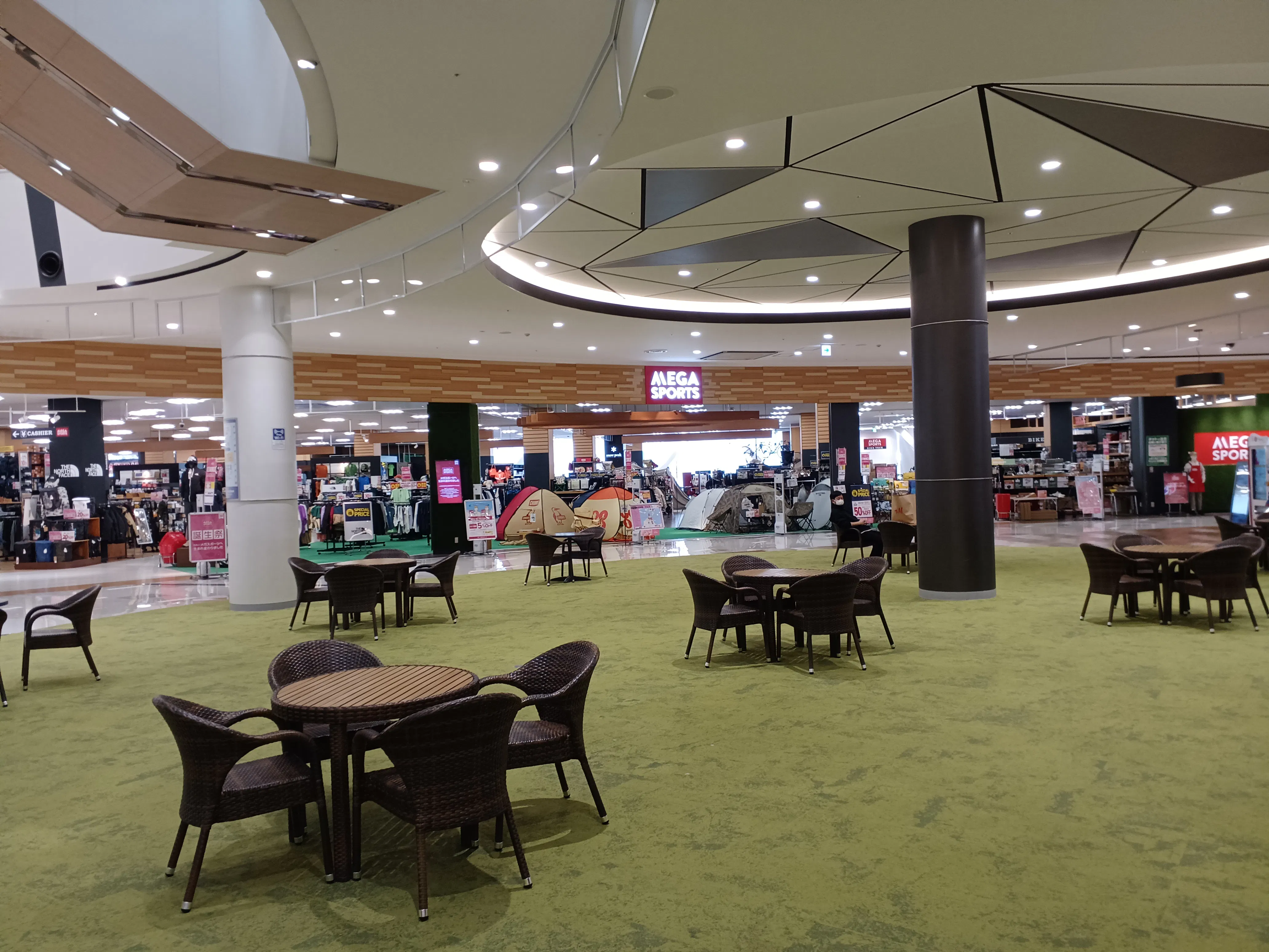 【イオンモール今治新都市】スペースE（1F きらめきコートH&M側）の画像