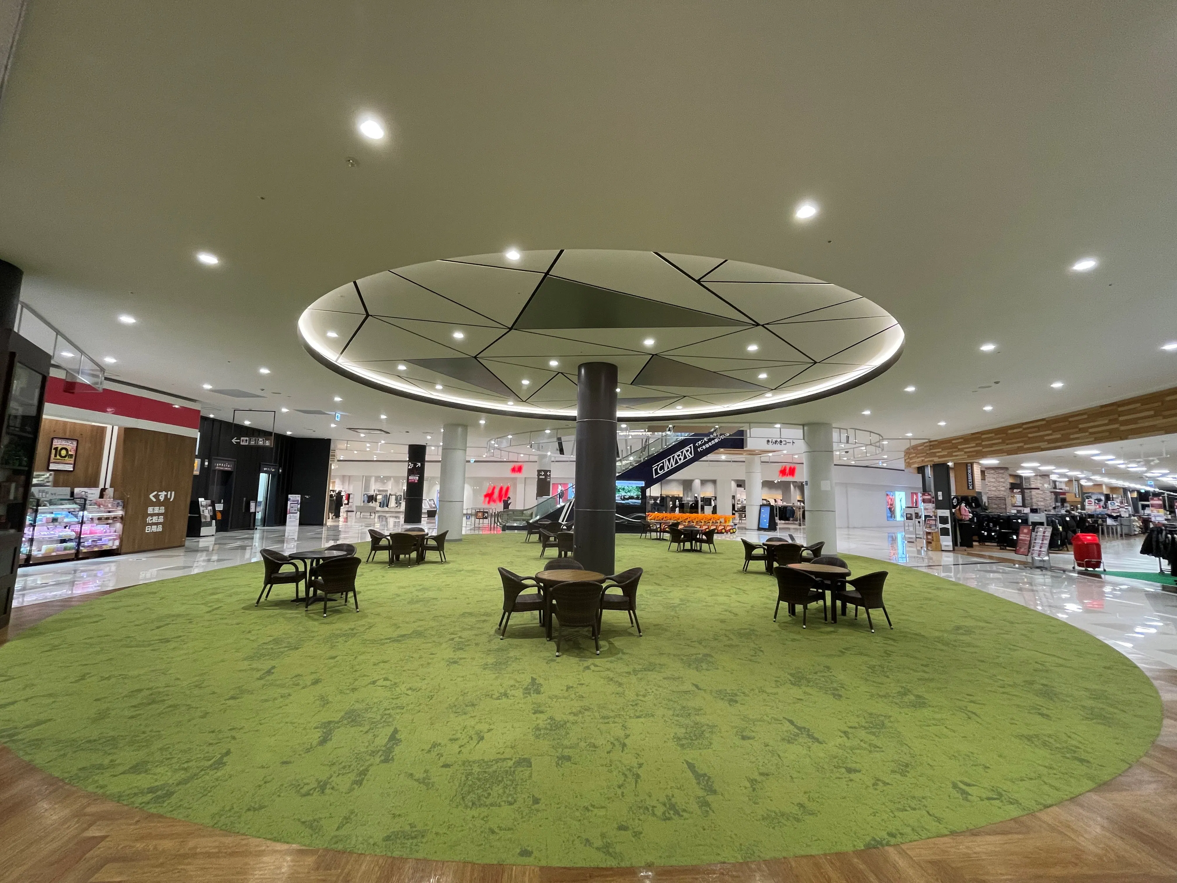 【イオンモール今治新都市】スペースE（1F きらめきコートH&M側）