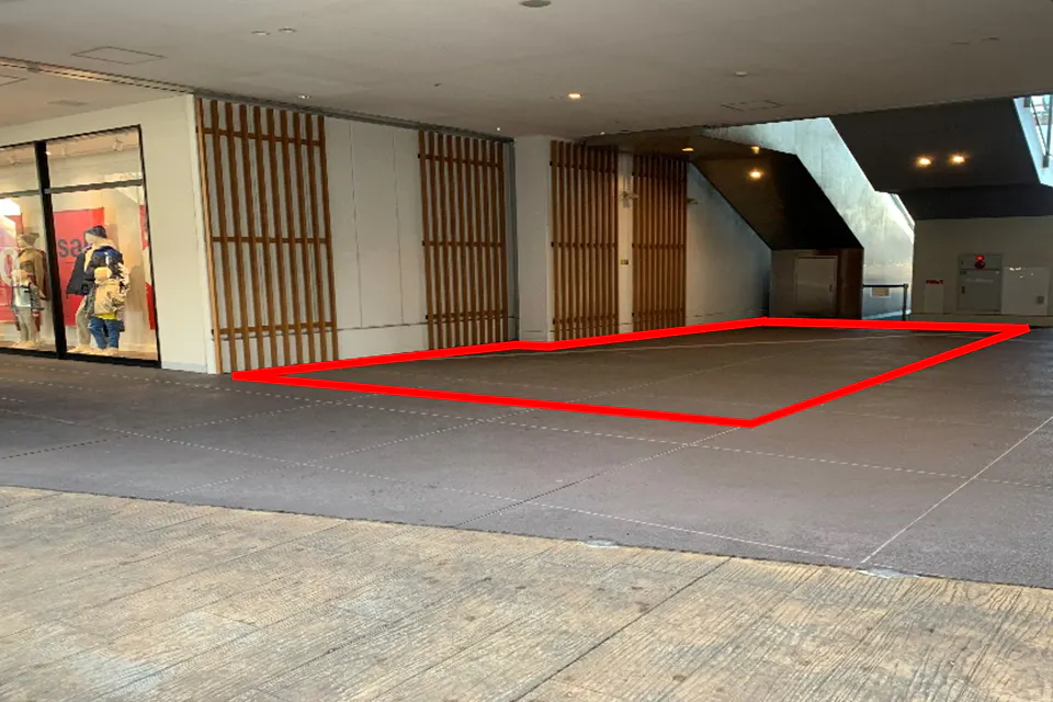 【三井アウトレットパーク 仙台港】1階 メインエントランス(GAP横)