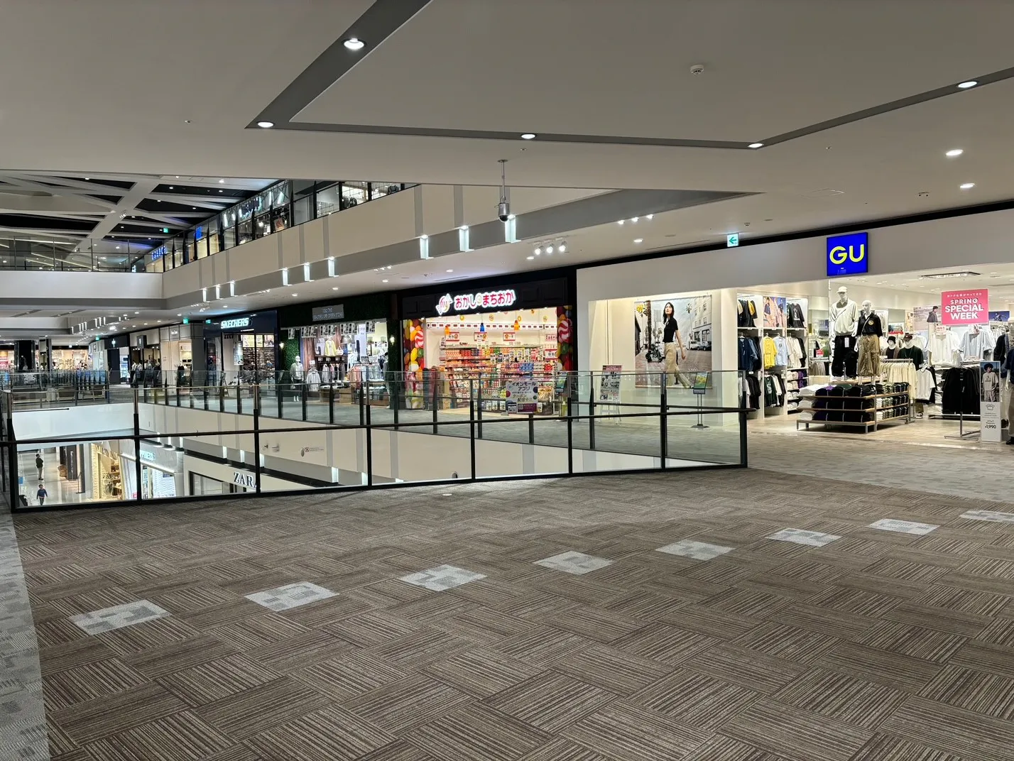 【イオンモール四條畷】2階 GU前