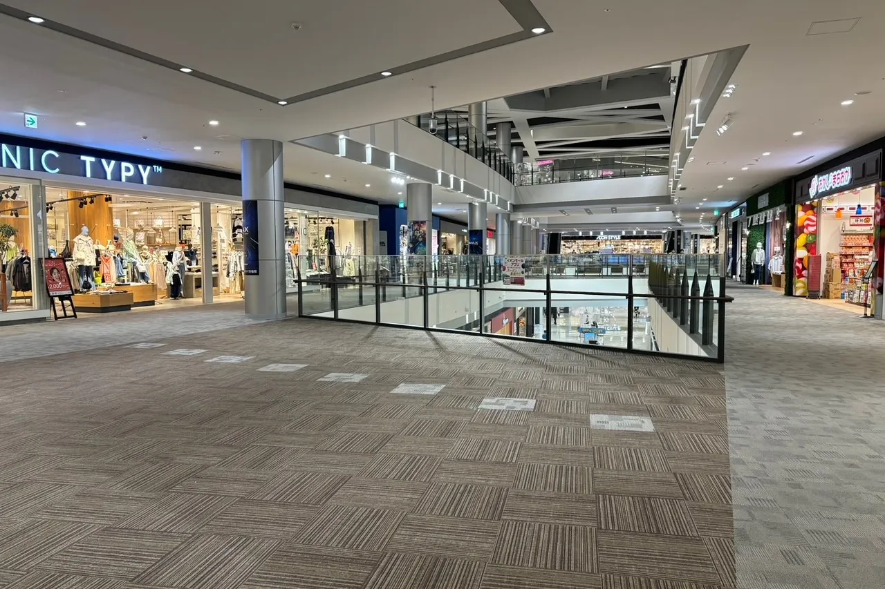 【イオンモール四條畷】2階 GU前