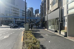 【代々木公園駅2分】ポップアップストアや展示会に最適な井の頭通り沿いにある視認性抜群の路面レンタルスペース