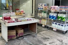 【スーパーマルヤマ三春台店】キッチンカー出店やプロモーションに最適な地域密着型スーパーの屋外軒先イベントスペース