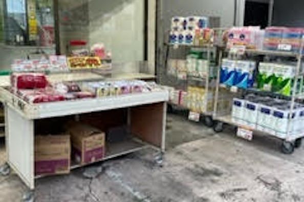 【スーパーマルヤマ三春台店】キッチンカー出店やプロモーションに最適な地域密着型スーパーの屋外軒先イベントスペース
