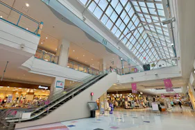 【イオンモール釧路昭和】中央エスカレーター横