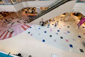 【イオンモール釧路昭和】中央エスカレーター横