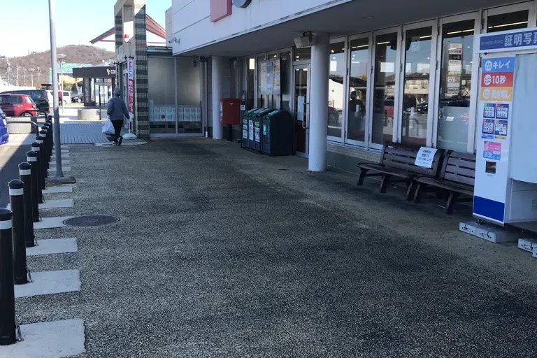 【西友 滝呂店】店頭 (屋外 軒先・軒下) プロモーション用途や物販、食物販のポップアップストアに最適なスーパー屋外 の催事イベントスペース