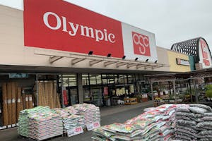 【オリンピック 秩父店】プロモーションに利用可能な店内入口脇催事スペース