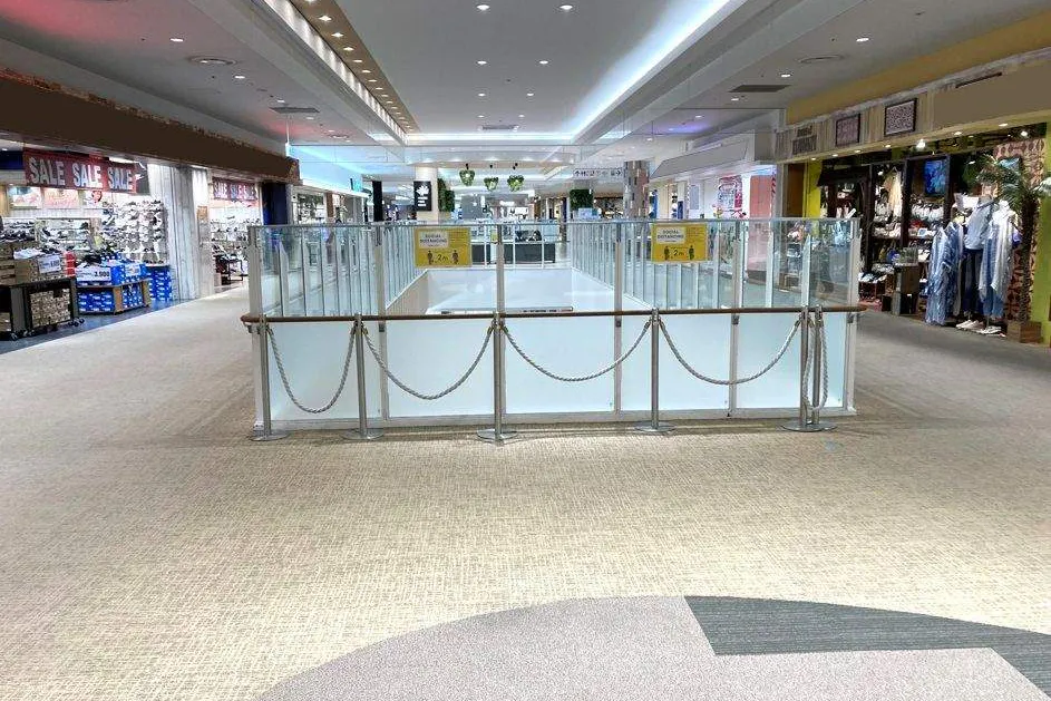 【ららぽーと湘南平塚】3階 北側立体駐車場連絡ブリッジ付近