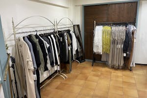 【西鉄平尾駅13分】アパレルブランドのポップアップストアや展示会に最適な什器類の豊富なイベントスペース