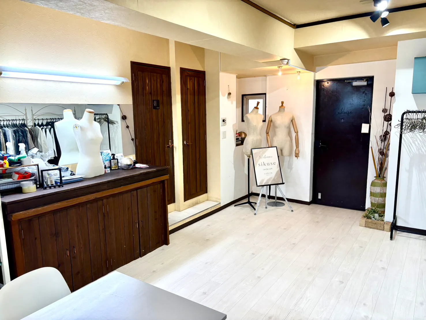 【西鉄平尾駅13分】アパレルブランドのポップアップストアや展示会に最適な什器類の豊富なイベントスペース