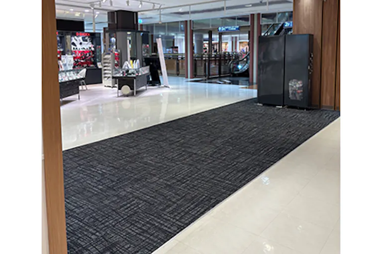 【イオンモール桑名*】1番街2Fソフィ川スミ前の画像1