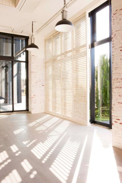 【東京国際クルーズターミナル駅5分】撮影に適した広さ200㎡を超える吹き抜けのスタジオ