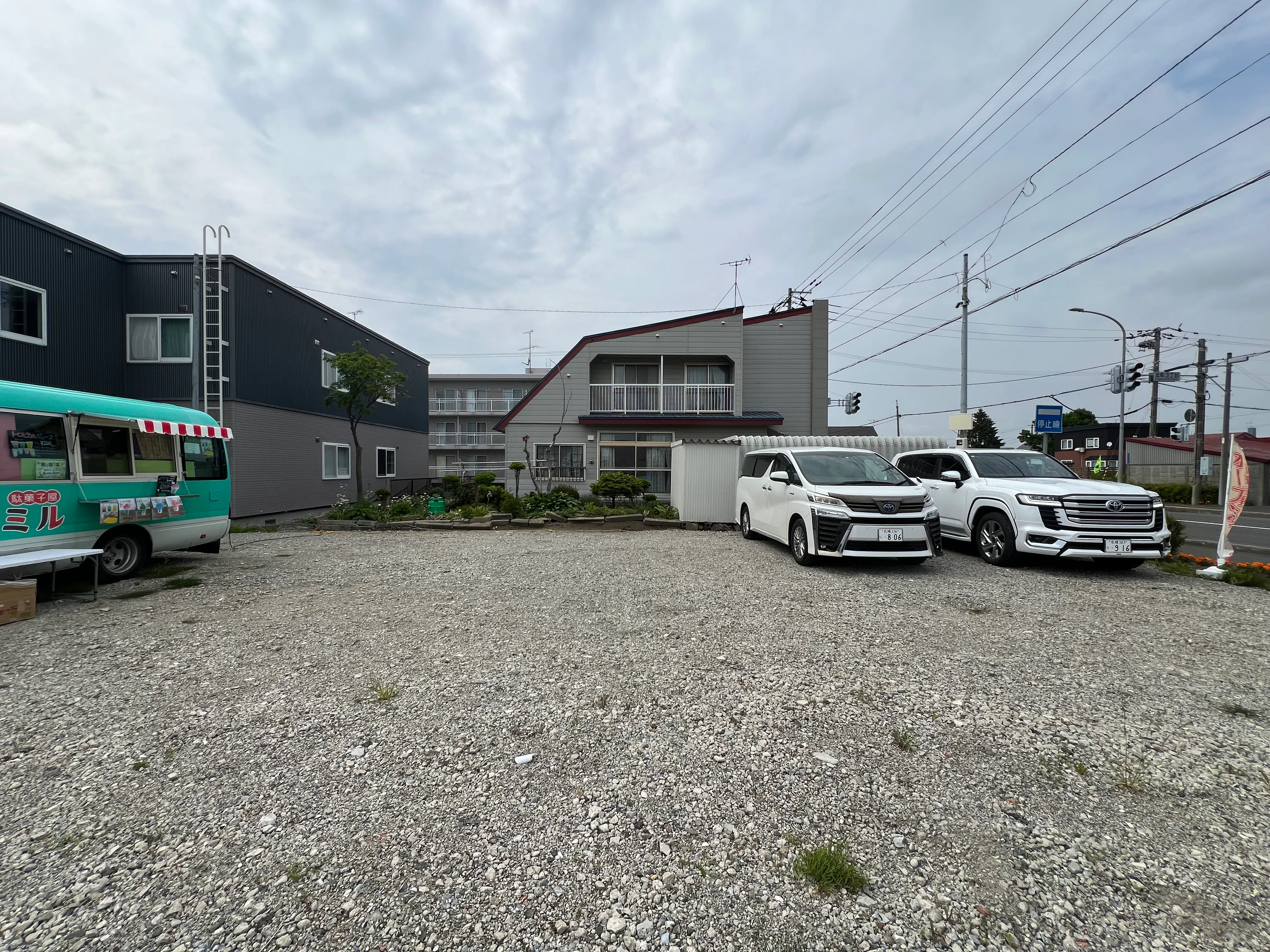 【北海道空知郡南幌町】キッチンカー出店やミニマルシェに最適！約50坪の砂利敷き屋外催事スペース