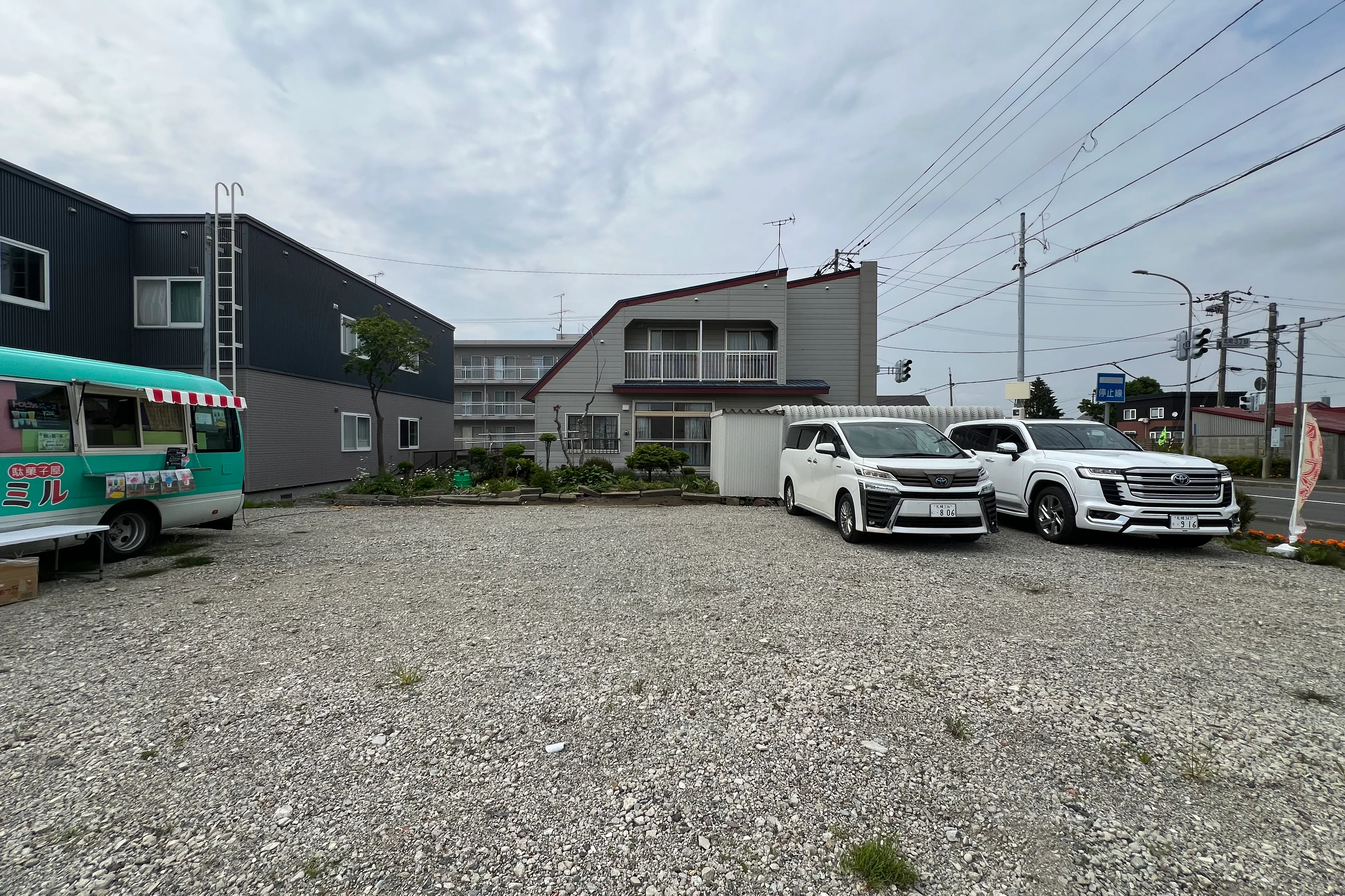 【北海道空知郡南幌町】キッチンカー出店やミニマルシェに最適!約50坪の砂利敷き屋外催事スペース