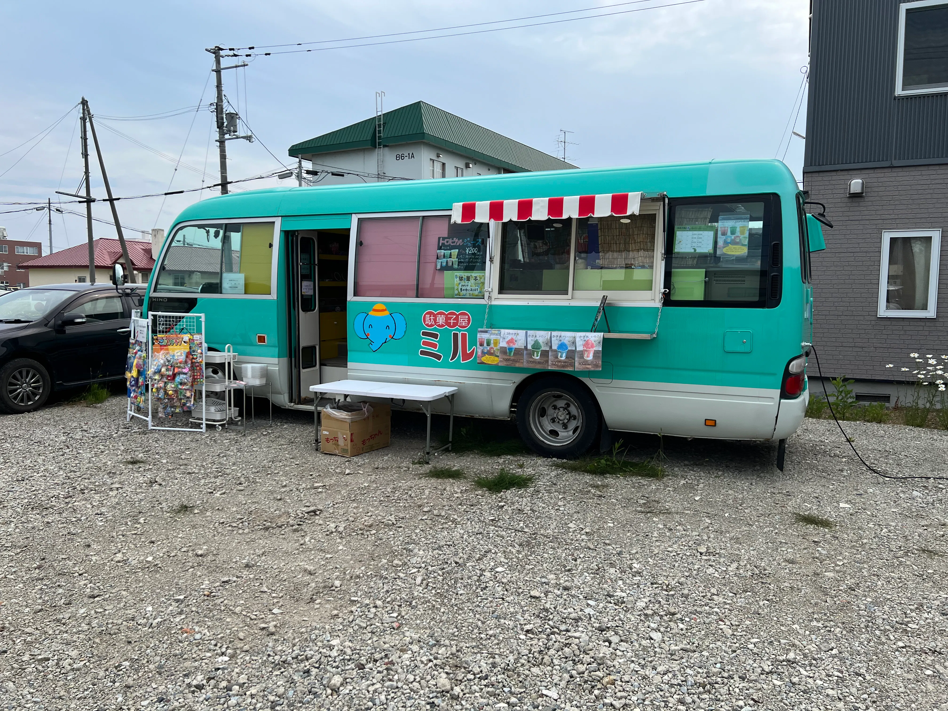 【北海道空知郡南幌町】キッチンカー出店やミニマルシェに最適！約50坪の砂利敷き屋外催事スペース