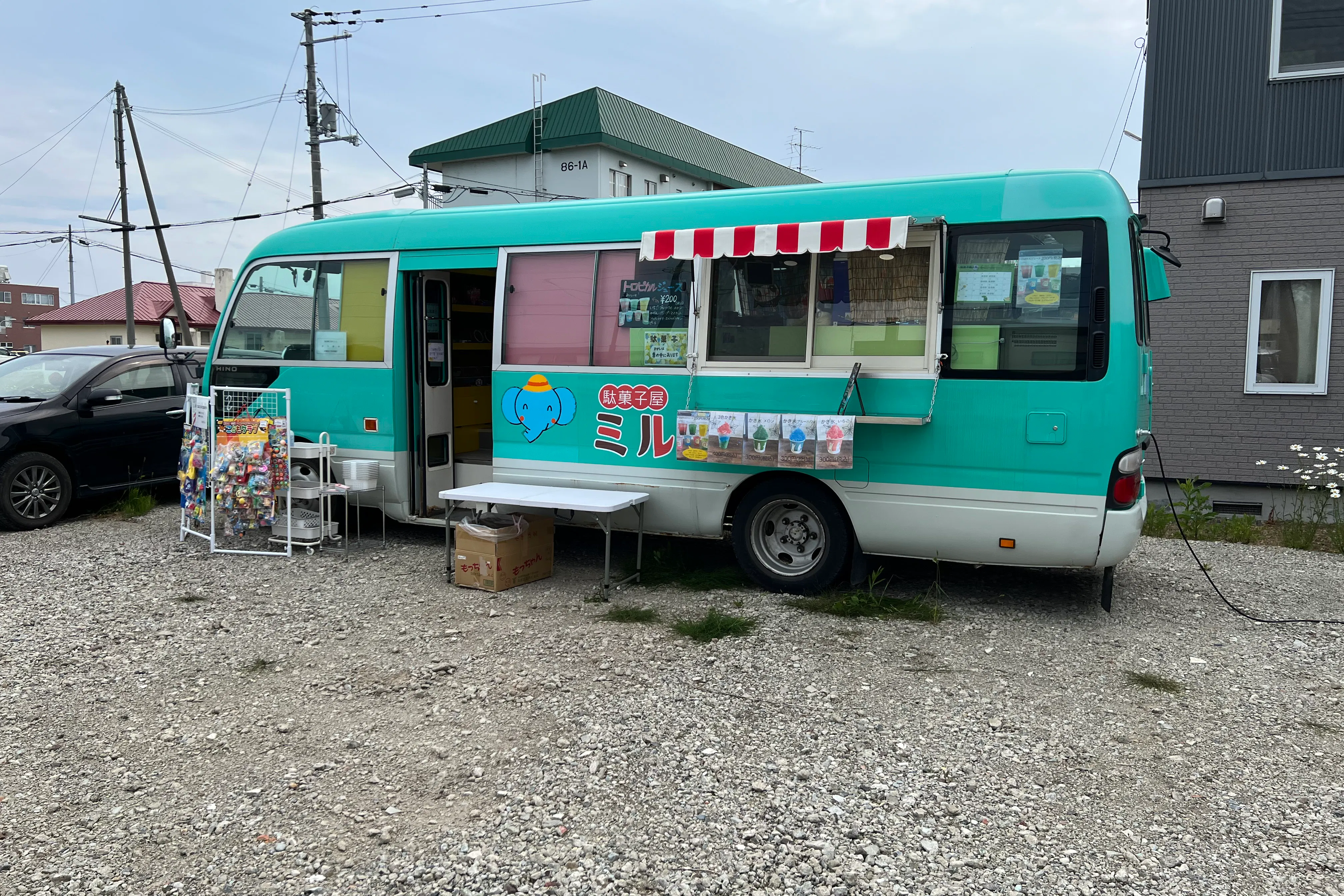 【北海道空知郡南幌町】キッチンカー出店やミニマルシェに最適!約50坪の砂利敷き屋外催事スペース