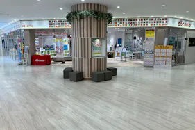 【ボーノ相模大野ショッピングセンター】3階ドコモ前 柱周り 物販、食物販のポップアップストアや販促プロモーションに最適な催事イベントスペース