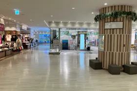 【ボーノ相模大野ショッピングセンター】3階ドコモ前 柱周り 物販、食物販のポップアップストアや販促プロモーションに最適な催事イベントスペース