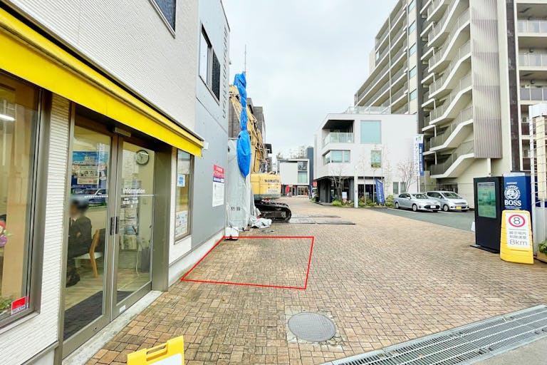 【王子住宅公園】キッチンカーや食のポップアップ出店に最適な住宅展示場内インフォメーション前にある屋外イベントスペースの画像2