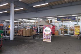 【サンデー弘前石渡店】屋外軒下 キッチンカーの出店に最適なホームセンター内軒下の屋外イベントスペース