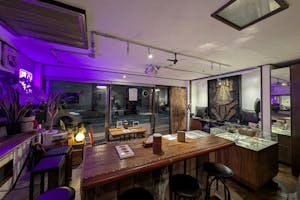 【千歳烏山駅10分】イラスト展示や小物アクセサリーなどのポップアップに最適な住宅街の間に佇むギャラリー&バーイベントスペース