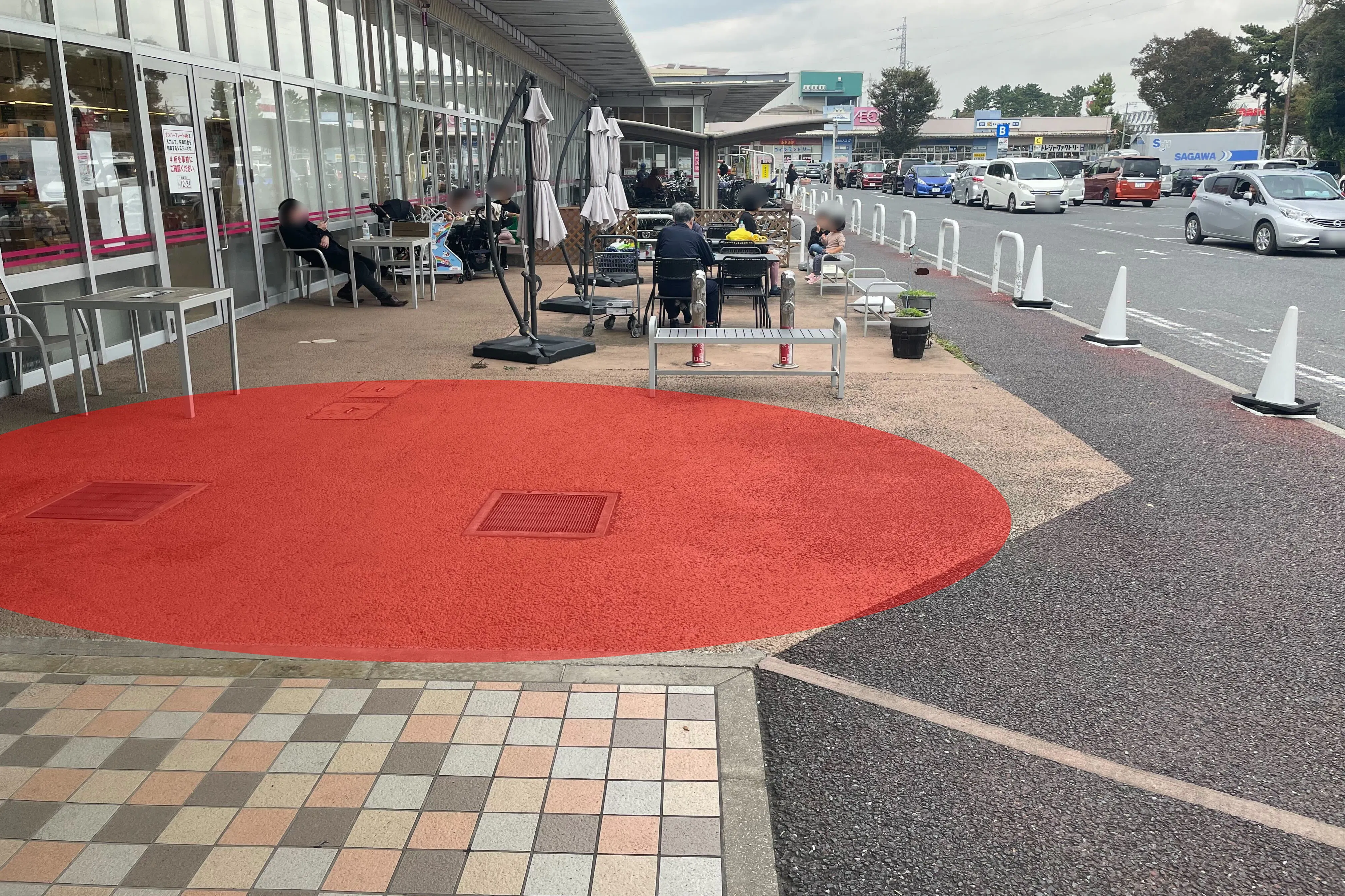 【イオンタウン東習志野】キッチンカー出店に最適な施設メイン出入口付近にある屋外スペース