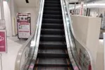 【イオンモール川口前川】モール内広告 エスカレーターインナーデッキ