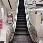 【イオンモール川口前川】モール内広告 エスカレーターインナーデッキ
