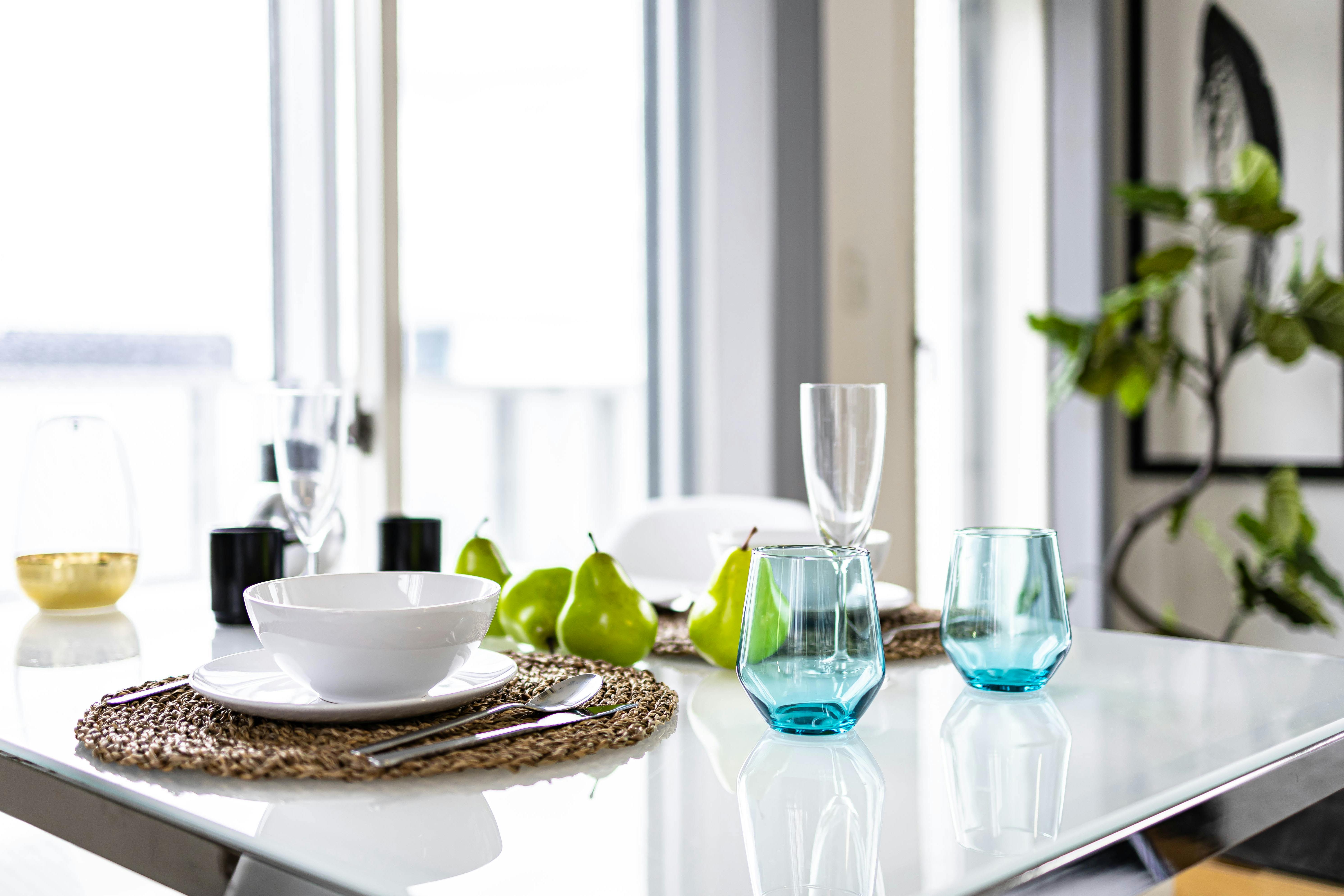 【代々木駅4分】天井高4m・三面採光で自然光豊かな新宿を一望できる撮影スタジオ