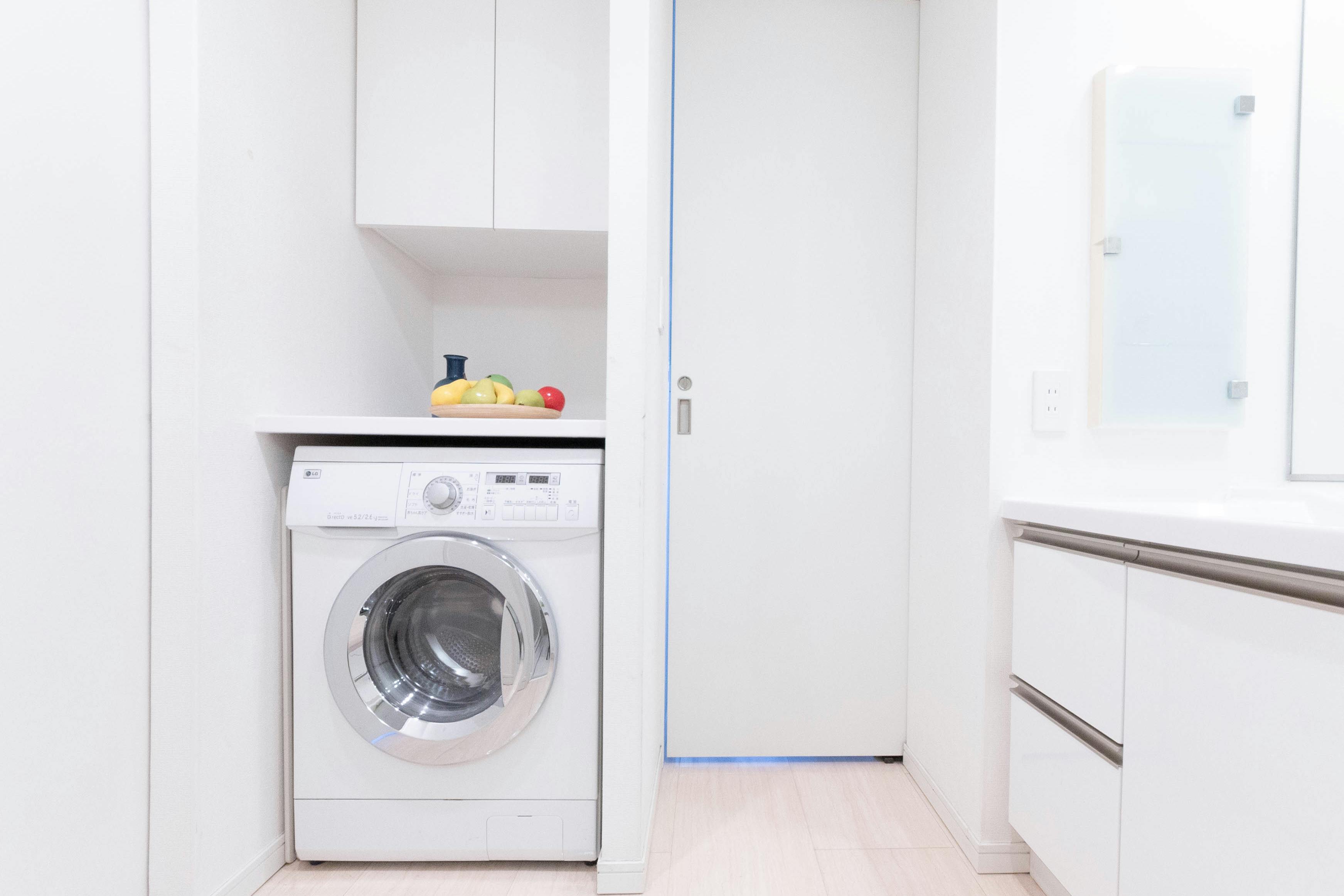 【代々木駅4分】天井高4m・三面採光で自然光豊かな新宿を一望できる撮影スタジオ