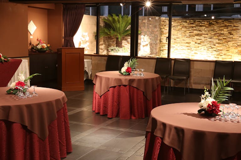 講演会に最適なリッチなデザインのイベントスペースです