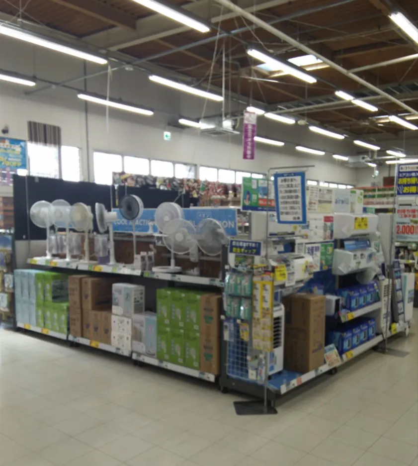 【ホームワイド大在店(大分県)】店内レジ横 催事スペース