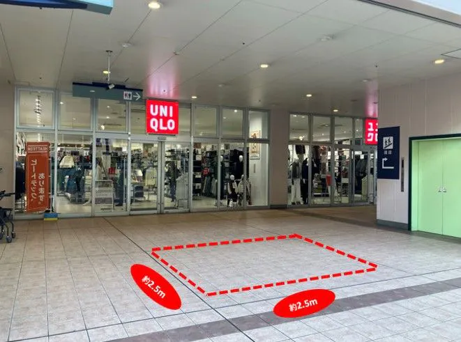 【LaLaテラス南千住】2階ユニクロ店舗前